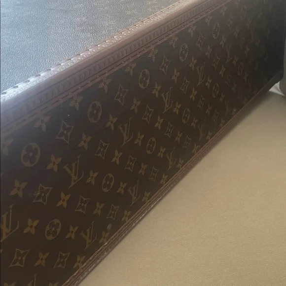 Louis Vuitton Brown Monogram Travel Trunk with Natural Leather Handle - Picture 8 of 9